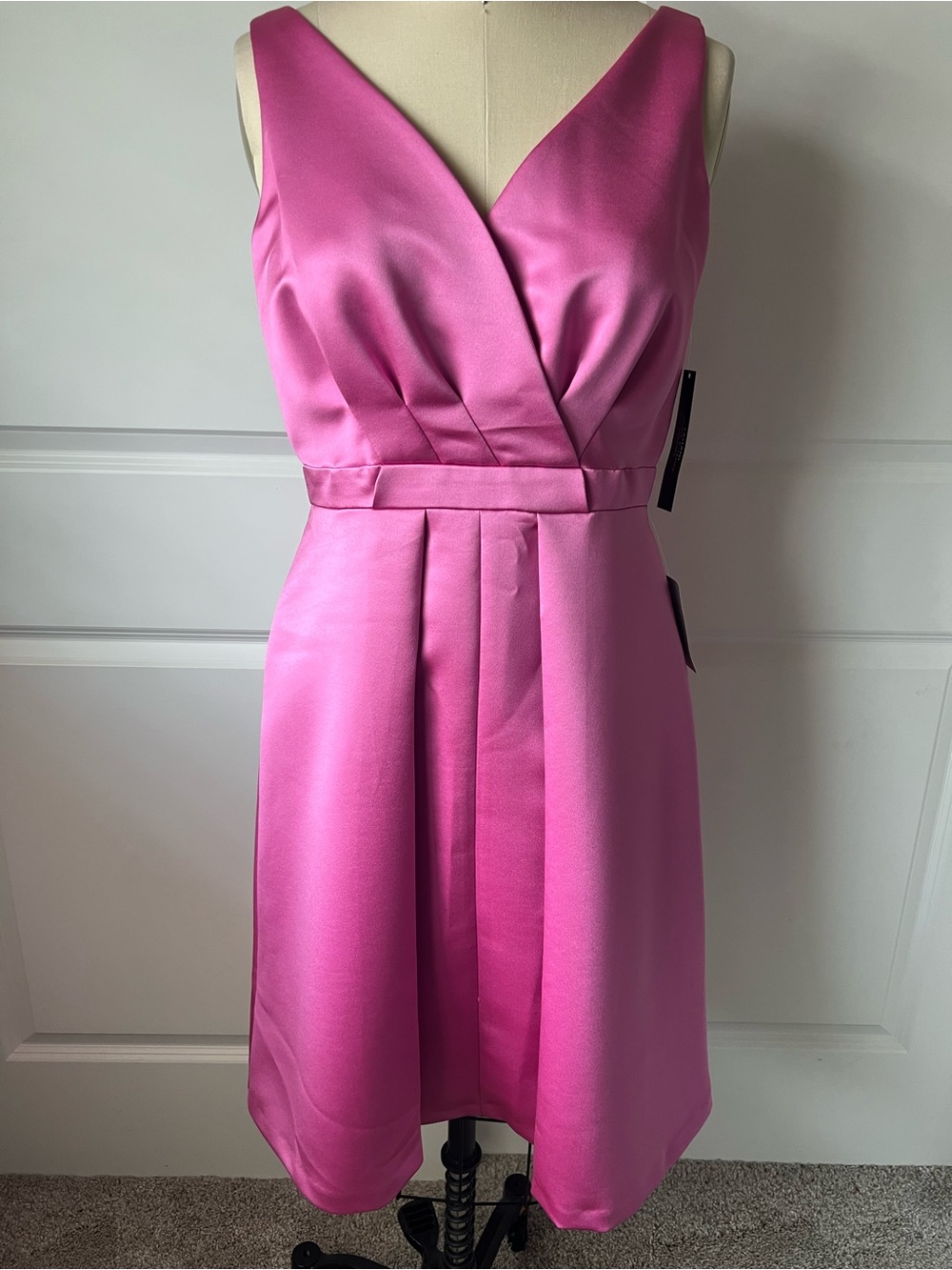 New Sleeveless V-Neck Pleated Cocktail Dress in Peony Pink